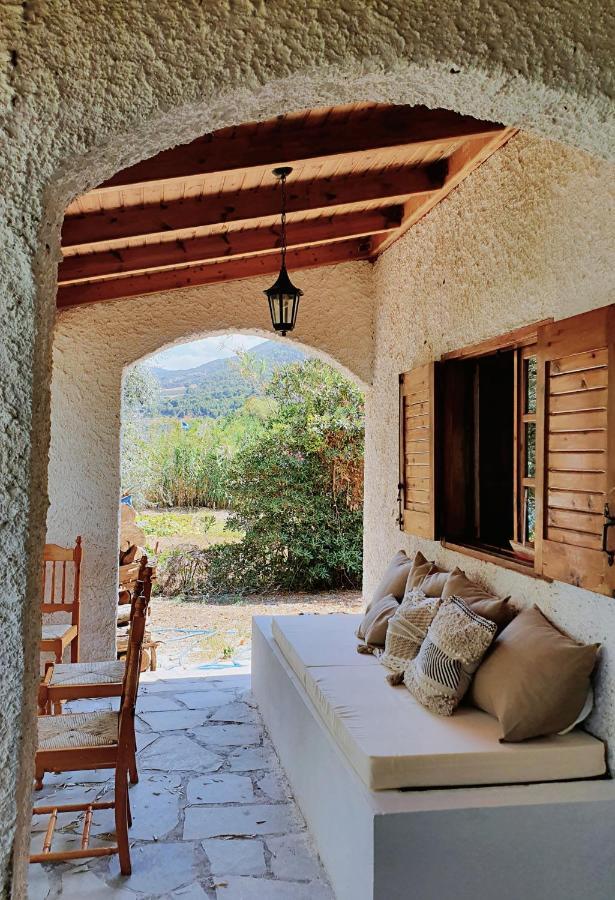 Villa Al-Ari Diakoptó Kültér fotó